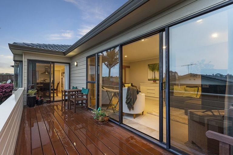 Photo of property in 2/28 Mark Edward Drive, Half Moon Bay, Auckland, 2012