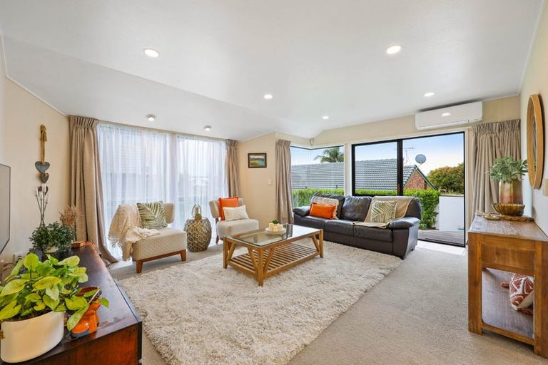 Photo of property in 47 Loloma Drive, Half Moon Bay, Auckland, 2012