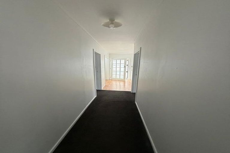 Photo of property in 9 Edwin Freeman Place, Ranui, Auckland, 0612