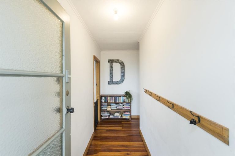 Photo of property in 9 Holland Crescent, Bulls, 4818