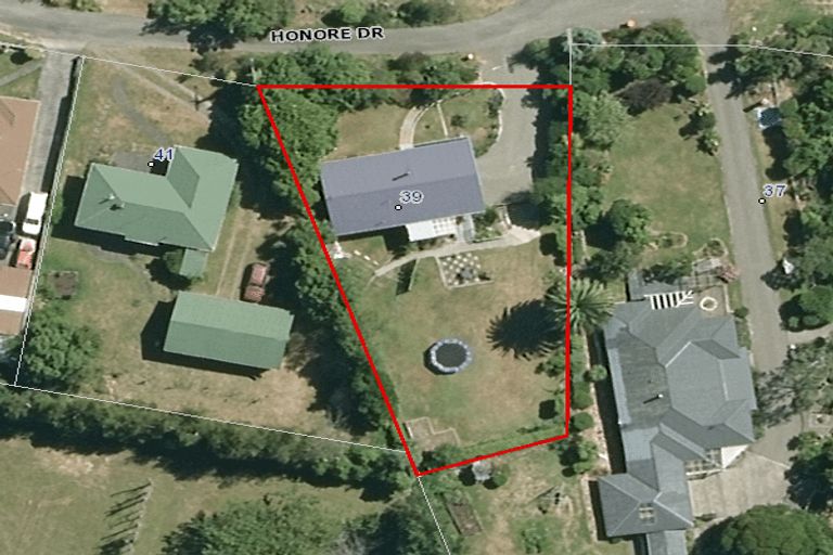 Photo of property in 39 Honore Drive, Linton, Palmerston North, 4472