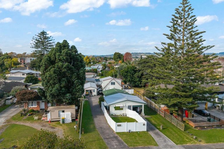 Photo of property in 3 Shepherds Road, Papakura, 2110