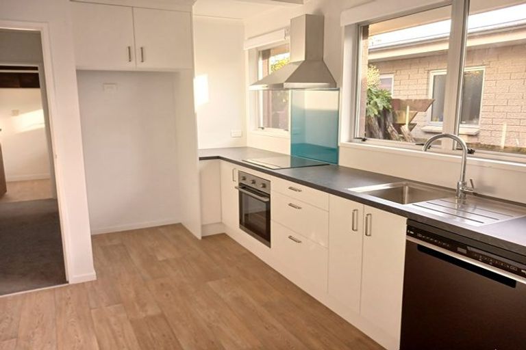 Photo of property in 11 Anaru Place, Awapuni, Palmerston North, 4412