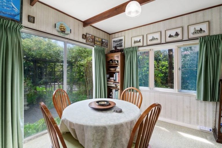 Photo of property in 27 Robertson Street, Glenholme, Rotorua, 3010