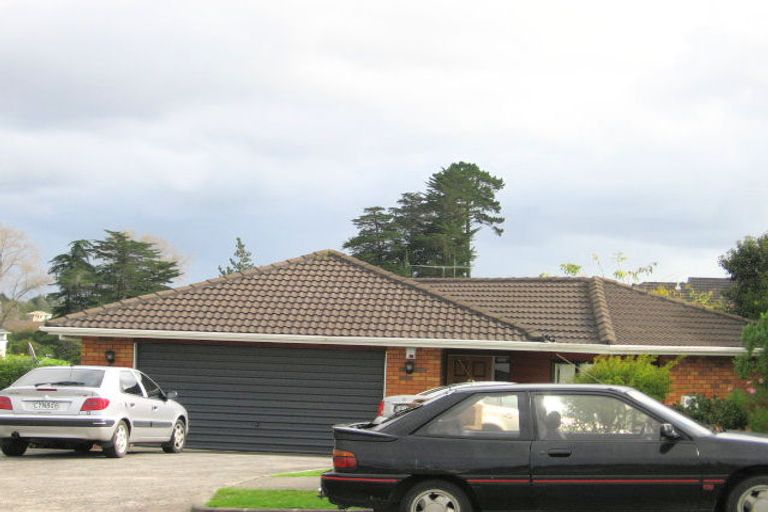 Photo of property in 1/153 Botany Road, Botany Downs, Auckland, 2010