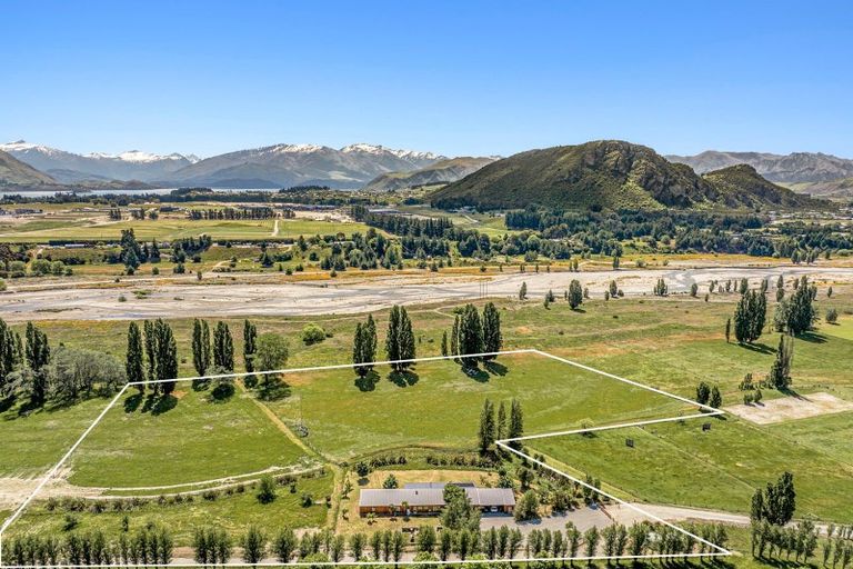 Photo of property in 83d Black Peak Road, Wanaka, 9382