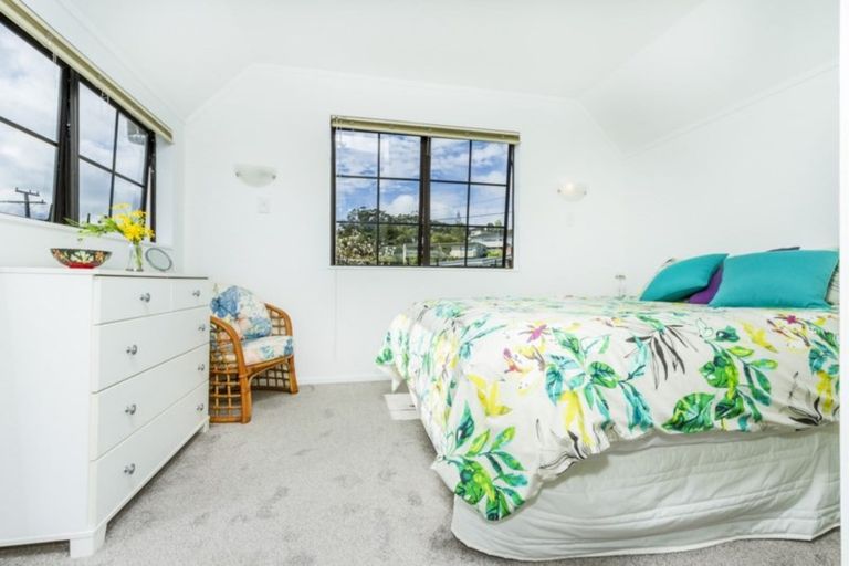 Photo of property in 1/97 Matipo Road, Mairangi Bay, Auckland, 0630