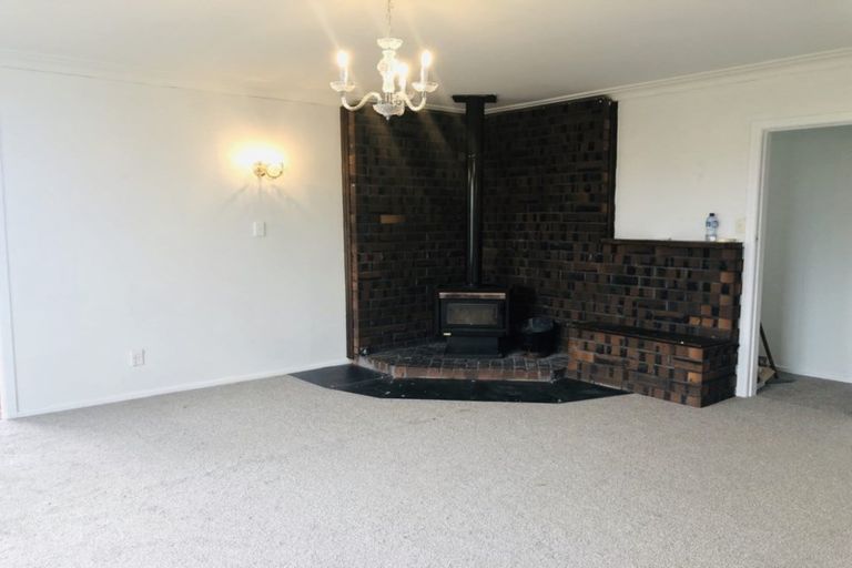 Photo of property in 8 Cheryl Place, Hillcrest, Auckland, 0627