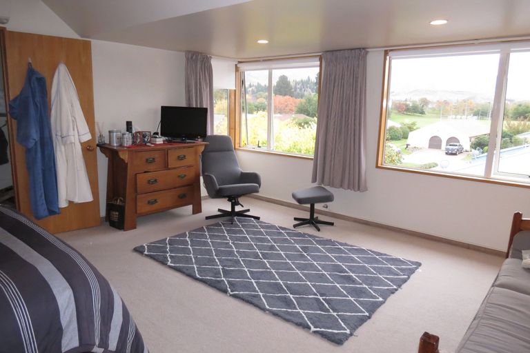 Photo of property in 2 Mansor Court, Cromwell, 9310