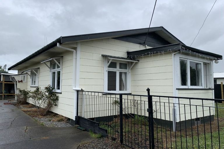 Photo of property in 28 Hammond Street, Bulls, 4818