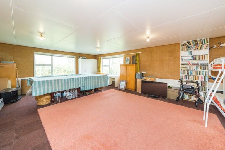 Photo of property in 660b Roberts Line, Kelvin Grove, Palmerston North, 4470