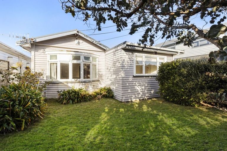 Photo of property in 14 Kauri Street, Miramar, Wellington, 6022