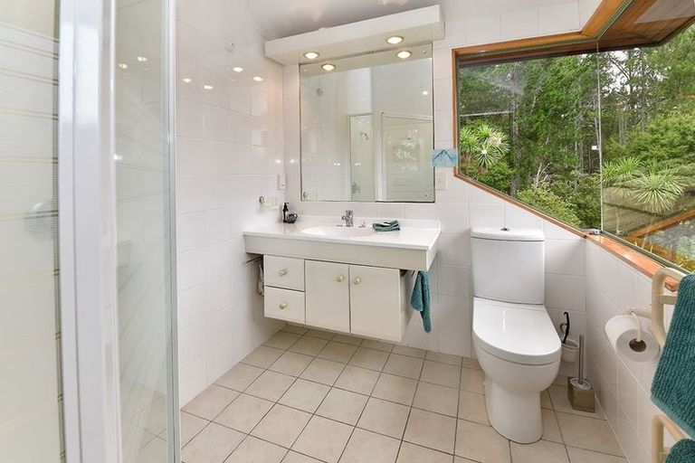 Photo of property in 70 Scott Road, Stanmore Bay, Whangaparaoa, 0932