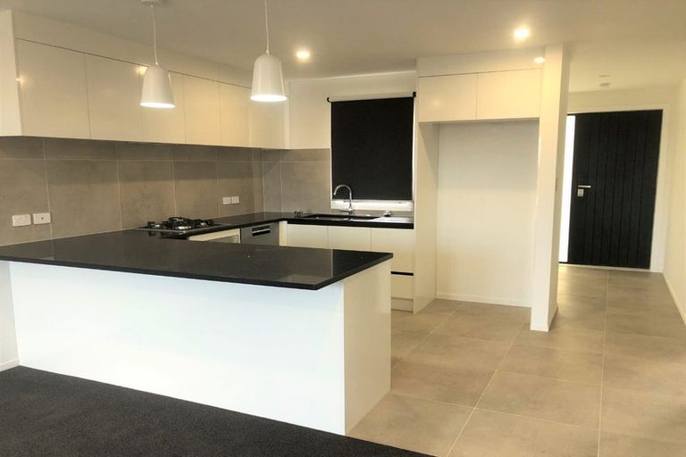 Photo of property in 2/72 Te Tiireke Drive, Glenview, Hamilton, 3206