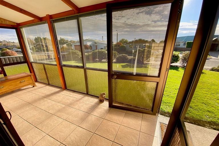 Photo of property in 17 Crossleigh Crescent, Balclutha, 9230