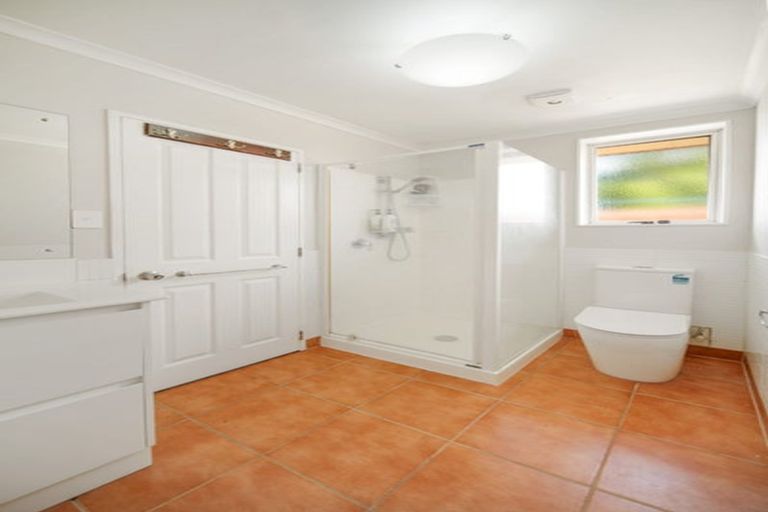 Photo of property in 11 Naylors Drive, Mangere, Auckland, 2022