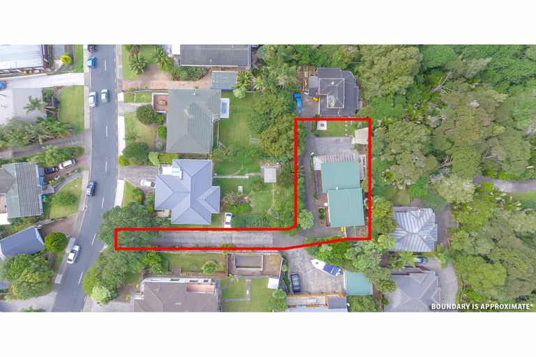 Photo of property in 1/19 Mcdowell Crescent, Hillcrest, Auckland, 0627