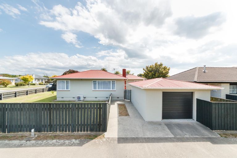 Photo of property in 29 Liverpool Street, Takaro, Palmerston North, 4412