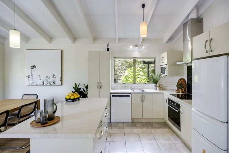 Photo of property in 34 James Cook Street, Havelock North, 4130