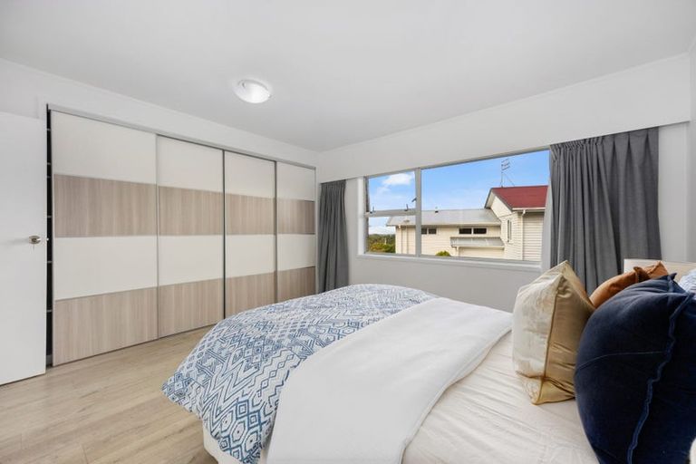 Photo of property in 1/15 Zion Road, Birkenhead, Auckland, 0626