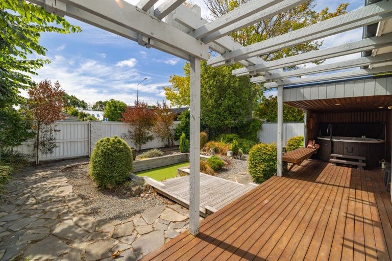 Photo of property in 110 Glandovey Road, Strowan, Christchurch, 8052