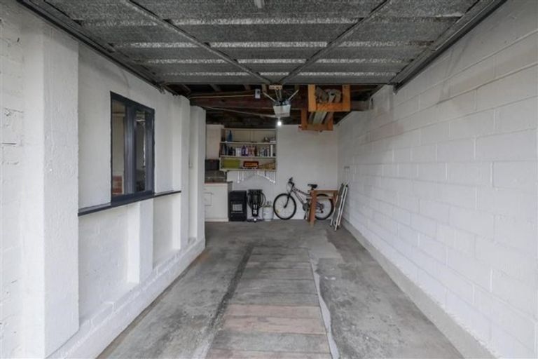 Photo of property in 27 Isadore Road, Saint Clair, Dunedin, 9012