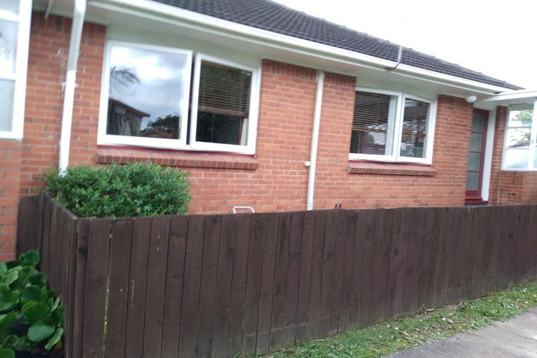 Photo of property in 5/134 Onewa Road, Northcote, Auckland, 0627