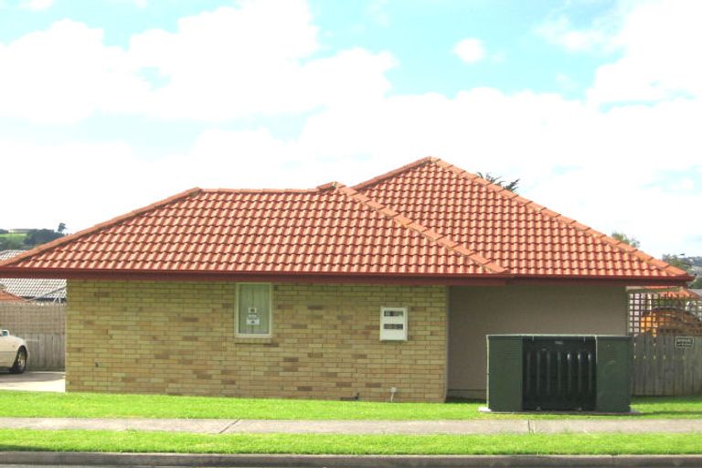 Photo of property in 172 Bruce Mclaren Road, Henderson, Auckland, 0612