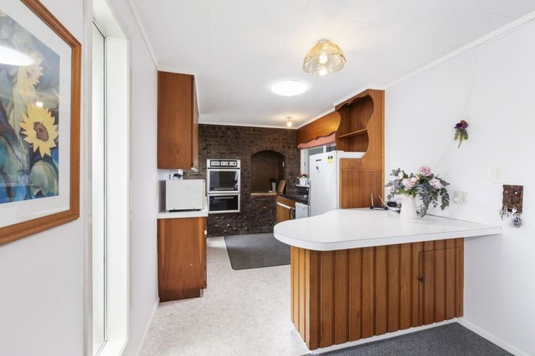Photo of property in 24 Karaka Crescent, Levin, 5510