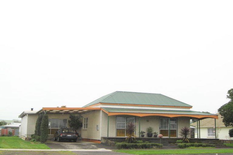 Photo of property in 15 Cracroft Street, Waitara, 4320