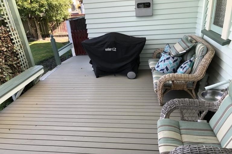 Photo of property in 22 Fuller Grove, Woburn, Lower Hutt, 5010