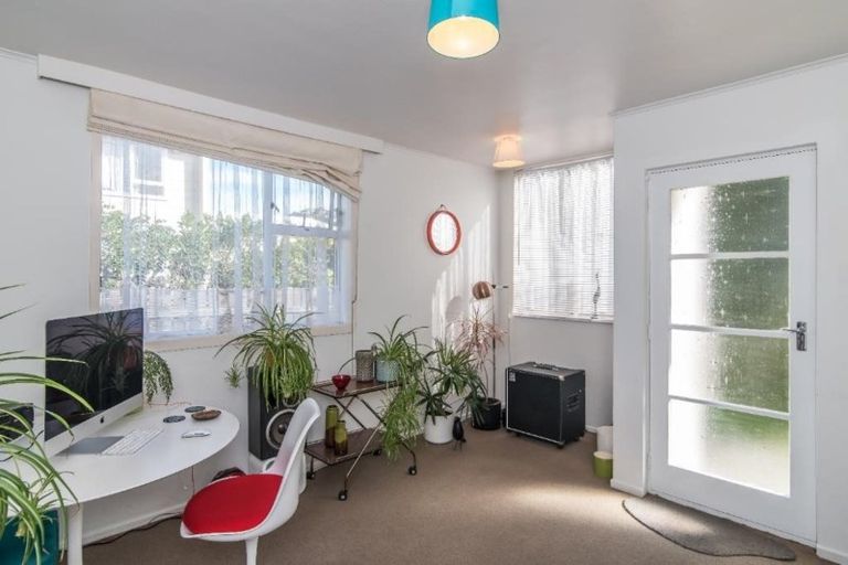 Photo of property in 15/76 Freyberg Street, Lyall Bay, Wellington, 6022