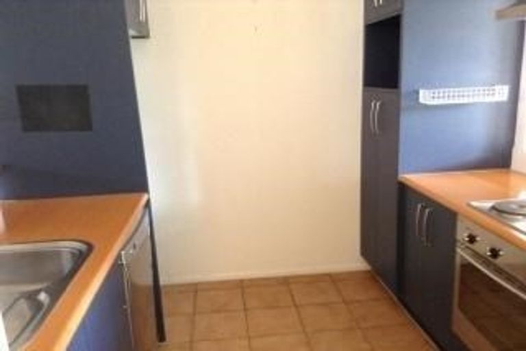 Photo of property in 16/2 Armoy Drive, East Tamaki, Auckland, 2016