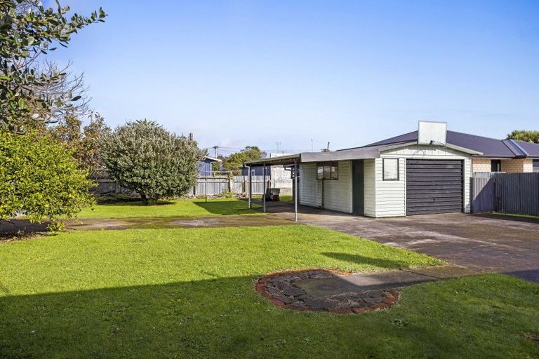 Photo of property in 5 Egmont Street, Hawera, 4610