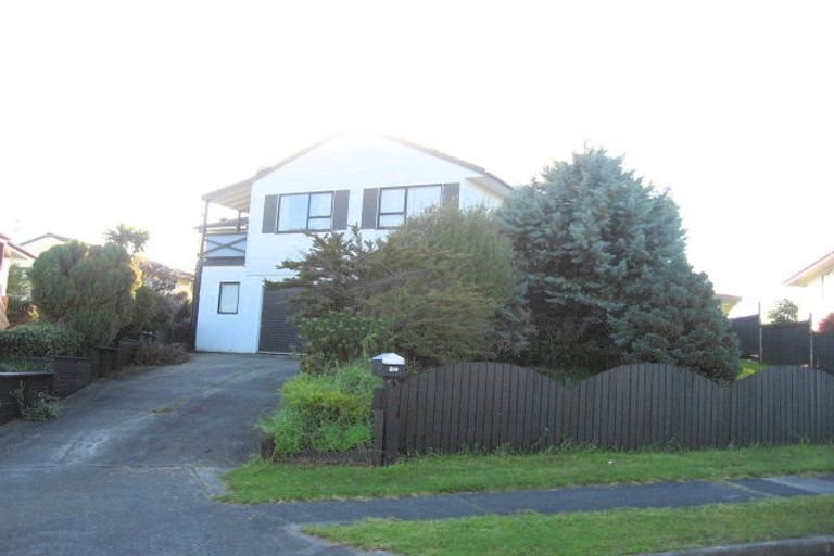 Photo of property in 12 Anglers Way, Wattle Downs, Auckland, 2102