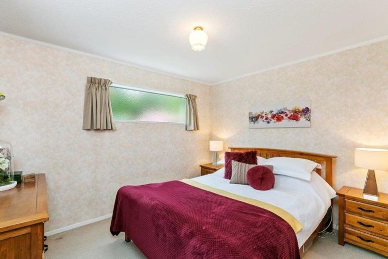 Photo of property in 12/2 Burdendale Grove, Churton Park, Wellington, 6037