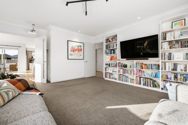 Photo of property in 324 Lakes Boulevard, Pyes Pa, Tauranga, 3112