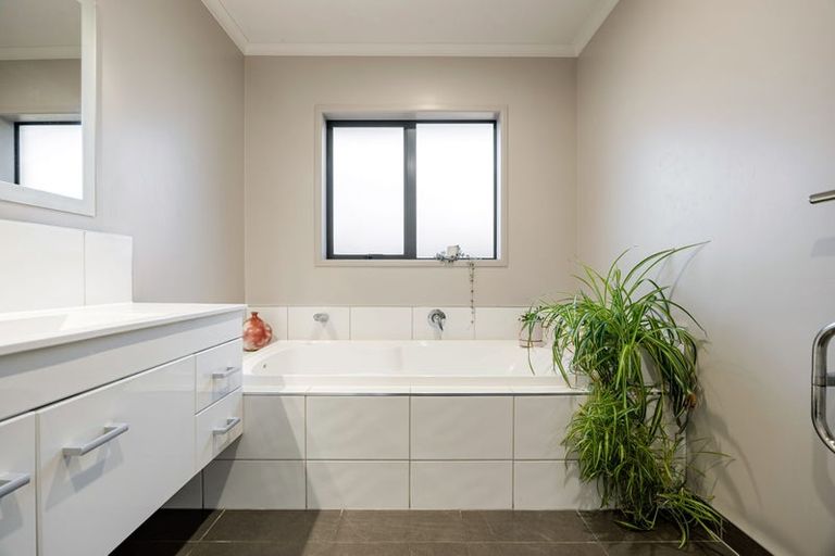 Photo of property in 41 Aquila Crescent, Rototuna North, Hamilton, 3210