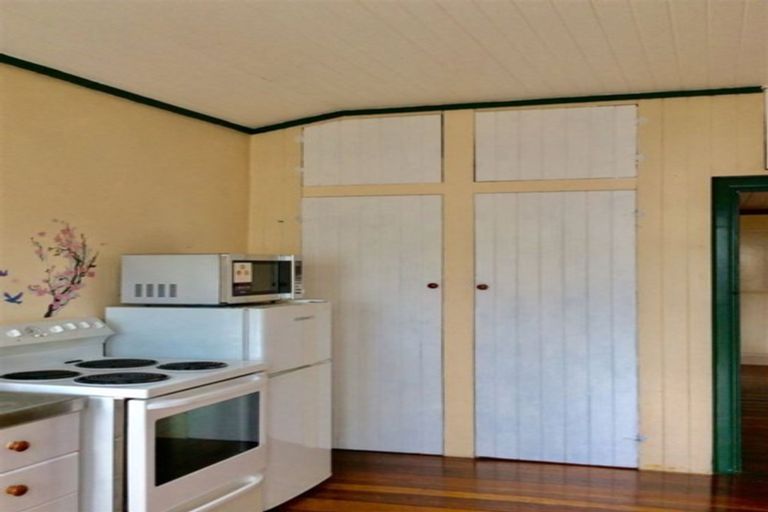 Photo of property in 6 Paraekaretu Street, Hunterville, 4730