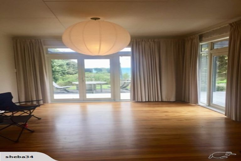 Photo of property in 36 Aperahama Street, Paekakariki, 5034