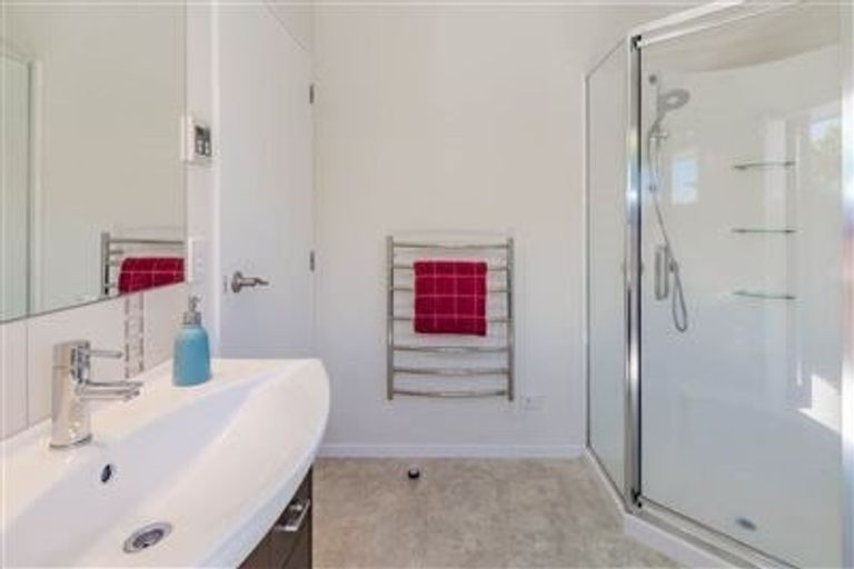 Photo of property in 8 Gandalf Crescent, Paraparaumu, 5032