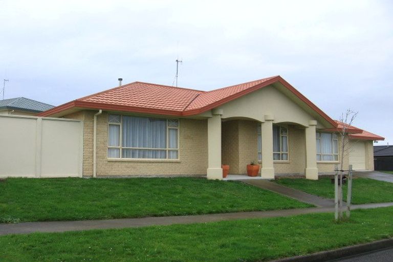 Photo of property in 2 Jordan Way, Kelvin Grove, Palmerston North, 4414
