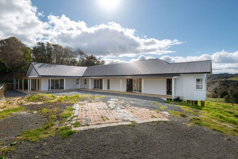 Photo of property in 90 Upper Orewa Road, Wainui, Silverdale, 0992