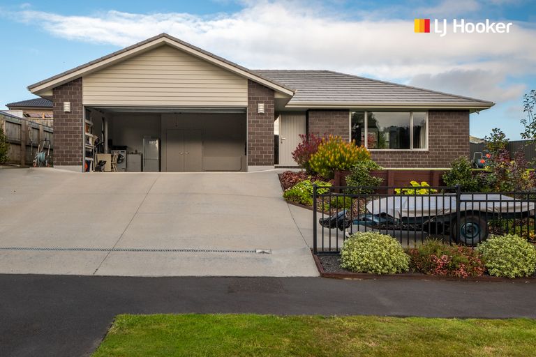 Photo of property in 38 Grandvista Drive, Green Island, Dunedin, 9018