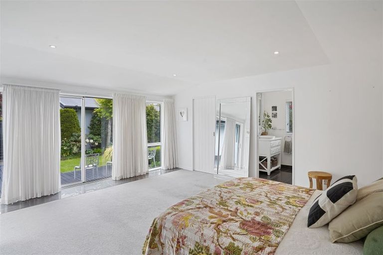 Photo of property in 22 Westburn Terrace, Burnside, Christchurch, 8041