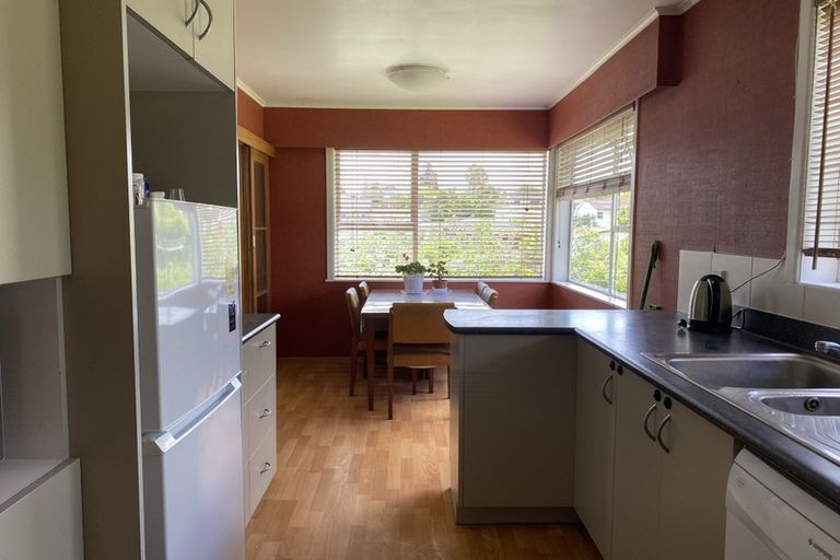 Photo of property in 14 Rotoiti Avenue, Pakuranga Heights, Auckland, 2010