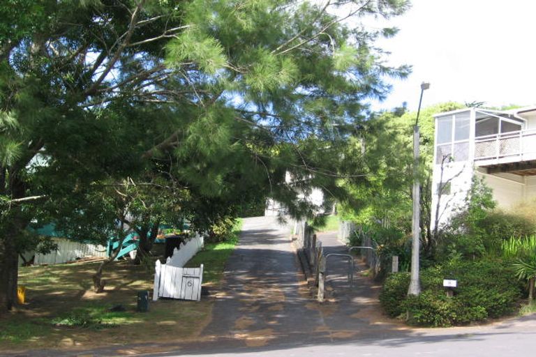 Photo of property in 6 Eugen Place, Bayview, Auckland, 0629