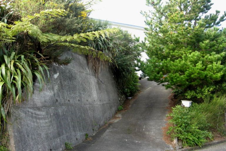 Photo of property in 21 Versailles Street, Karori, Wellington, 6012