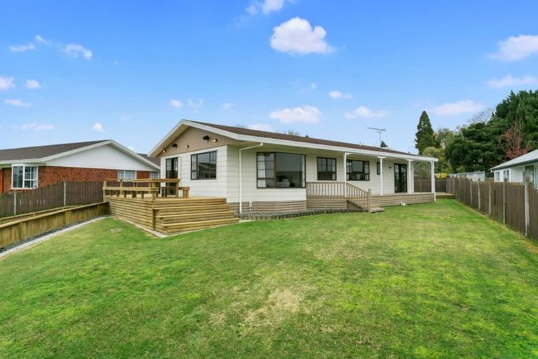 Photo of property in 29 Sheridan Crescent, Leamington, Cambridge, 3432