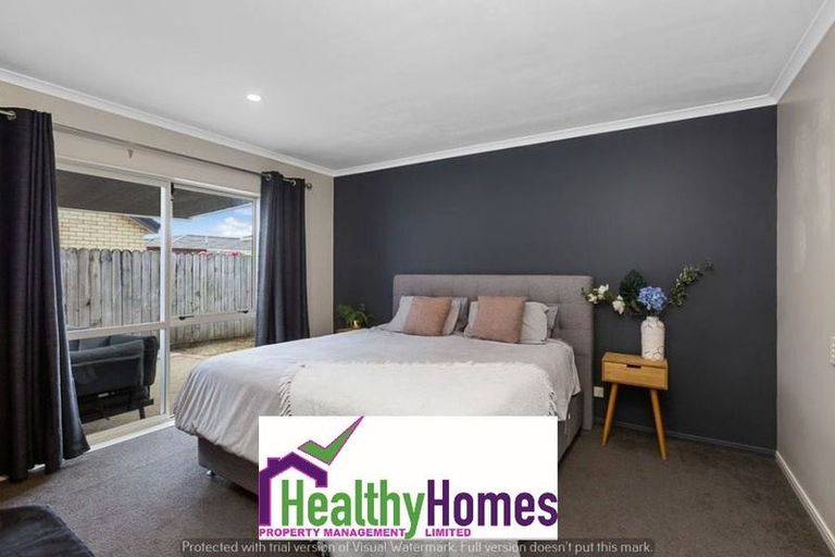 Photo of property in 10 Peachstone Lane, Henderson, Auckland, 0612